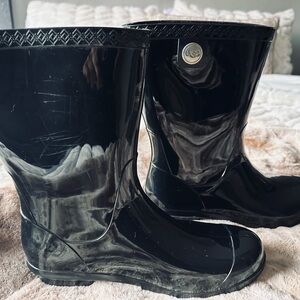 Ugg Brand- excellent condition Women’s Black Rain boots